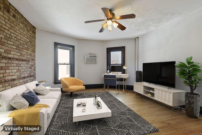 11 S 12th St in Minneapolis, MN - Foto de edificio - Building Photo