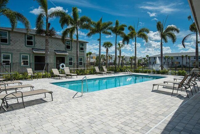 3918 SE Mentmore Ln in Stuart, FL - Building Photo - Building Photo