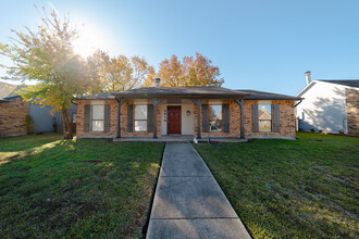 8414 Chesham Dr in Rowlett, TX - Building Photo - Building Photo