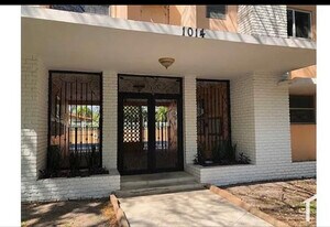 1014 Salzedo St in Coral Gables, FL - Building Photo