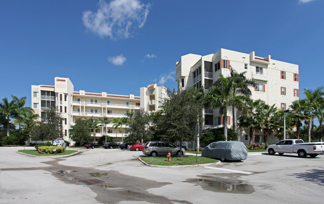 Royal Point at Palm Aire in Pompano Beach, FL - Building Photo - Building Photo