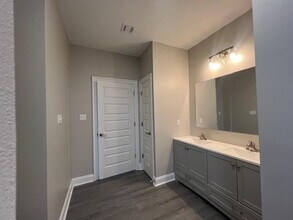 1112 Cambridge Dr in La Place, LA - Building Photo - Building Photo