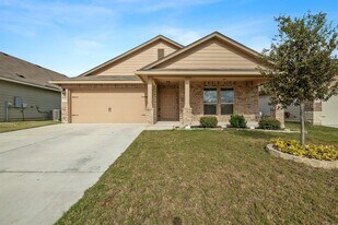 229 Reagor Dr in Taylor, TX - Building Photo
