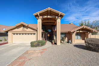 6910 W Kimberly Way in Glendale, AZ - Building Photo - Building Photo