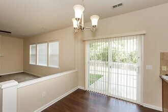 10910 Claude Freeman Dr in Charlotte, NC - Building Photo - Building Photo