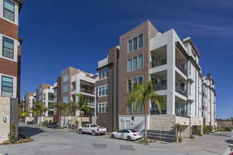 Lucent II in San Diego, CA - Building Photo - Building Photo