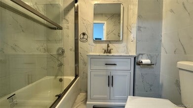 109-04 Corona Ave. in Queens, NY - Building Photo - Building Photo