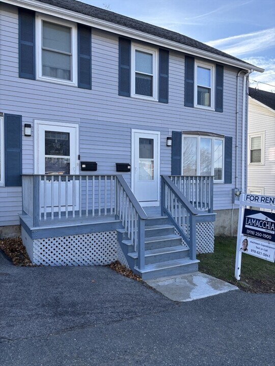 10 Moulton Ct in Beverly, MA - Building Photo