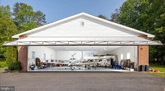 10 Piper Pl in Fredericksburg, VA - Building Photo