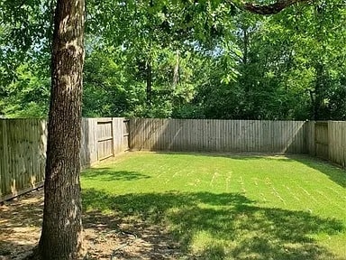 1087 Mann Rd in Conroe, TX - Building Photo - Building Photo