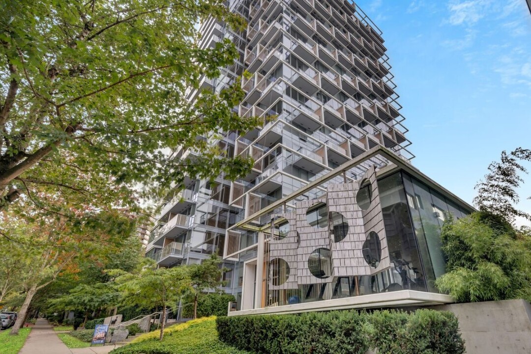 1770 Pendrell in Vancouver, BC - Building Photo