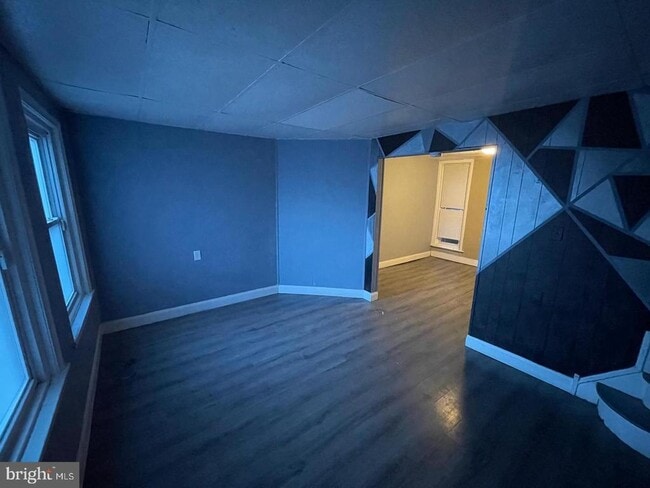 property at 1124 Thomas St