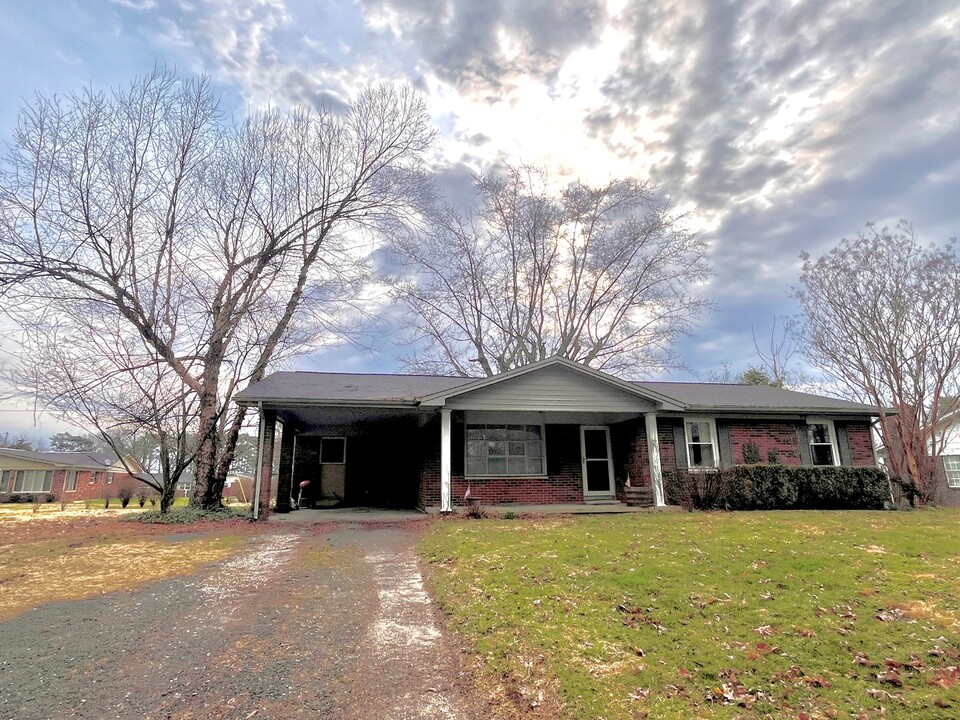 140 Park Dr in London, KY - Building Photo
