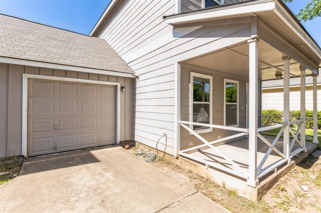 1107 E 3rd St in Georgetown, TX - Building Photo - Building Photo