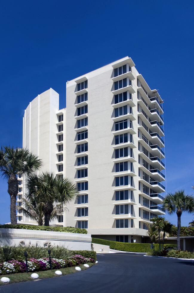 Sabal Point in Boca Raton, FL - Building Photo - Building Photo