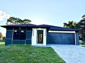 15 Louisiana Rd in Lehigh Acres, FL - Building Photo