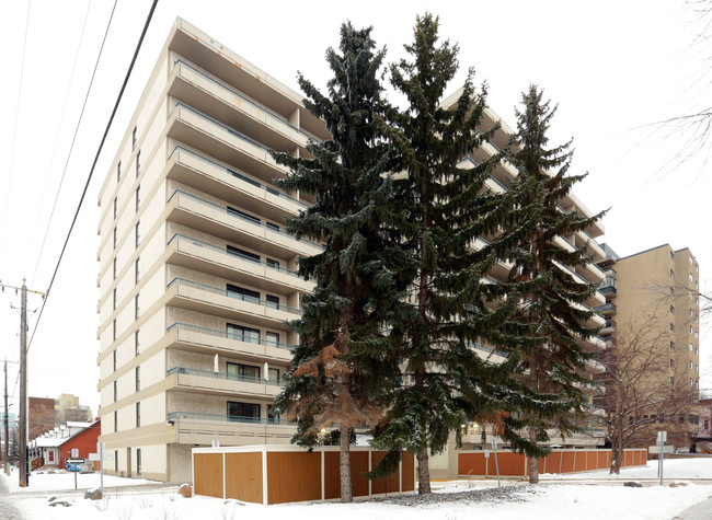 10175 114th St NW in Edmonton, AB - Building Photo - Building Photo