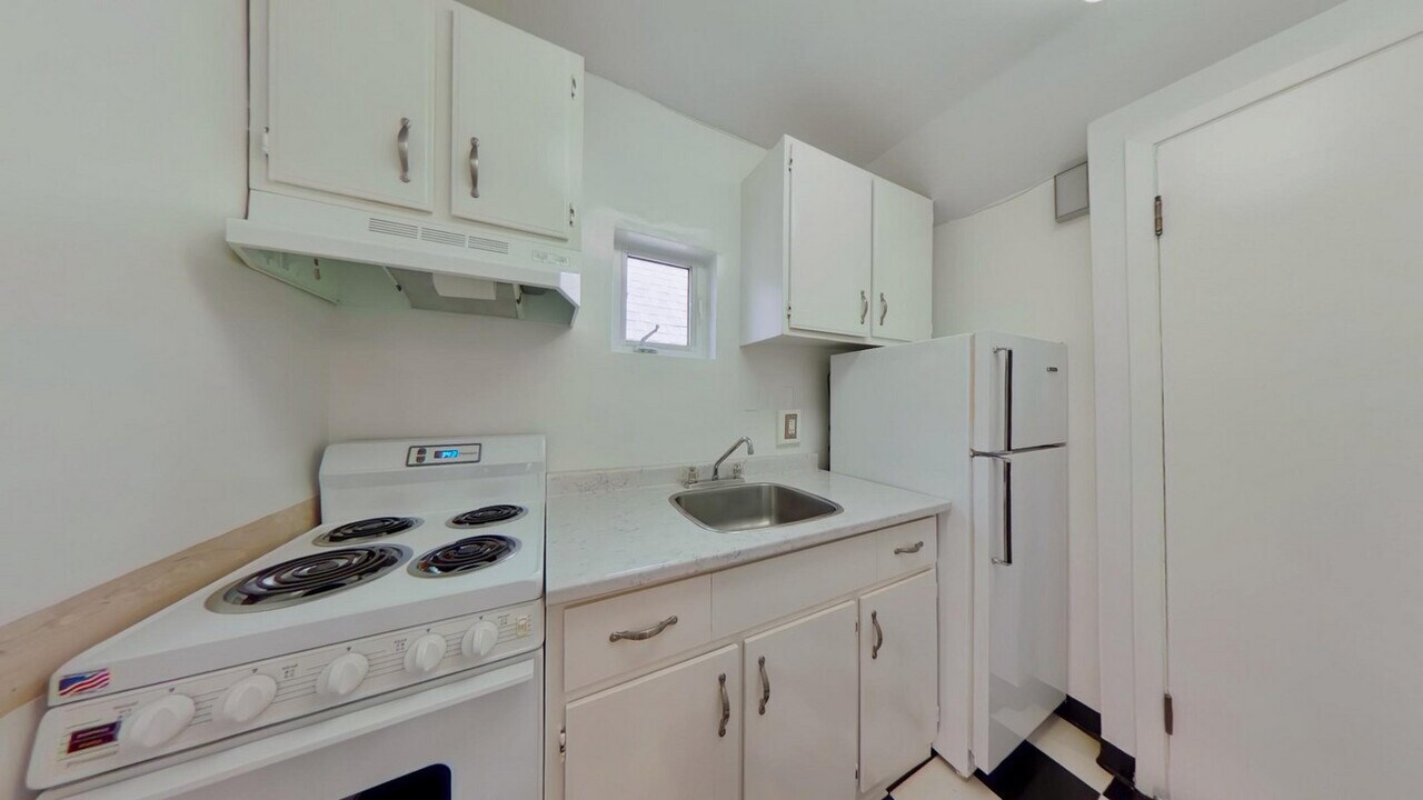 24 Webster Avenue in Toronto, ON - Building Photo