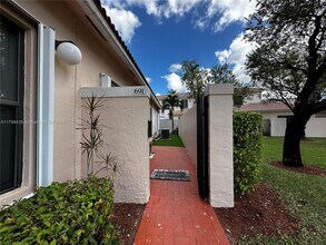 691 SW 158th Way in Pembroke Pines, FL - Building Photo - Building Photo