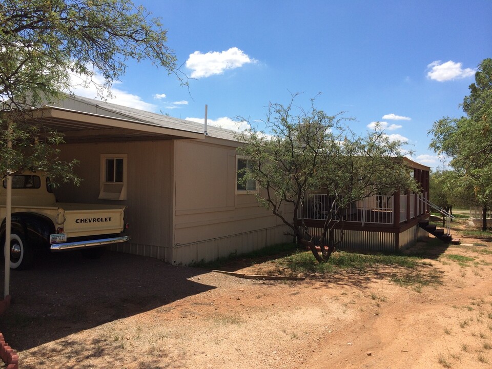 3267 W Thunderbird Trail in Benson, AZ - Building Photo