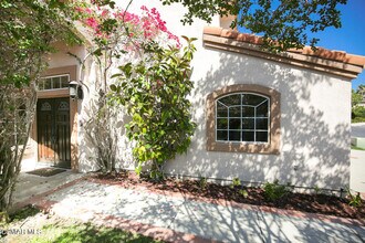 1811 Fox Springs Cir in Thousand Oaks, CA - Building Photo - Building Photo