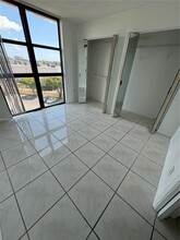 11800 SW 18th St in Miami, FL - Building Photo - Building Photo