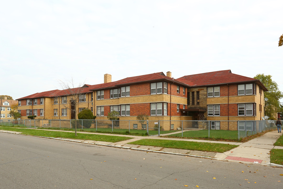 La Salle Apartment Building in Detroit, MI - Building Photo