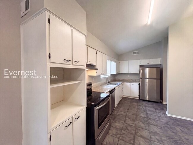 8694 Yorktown Dr in Southaven, MS - Foto de edificio - Building Photo