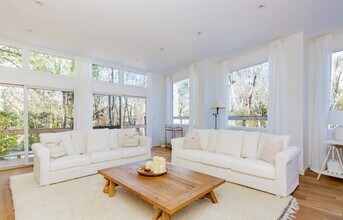 15 Augies Path in East Hampton, NY - Building Photo - Building Photo