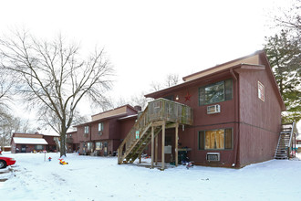 Doyle Apartments in Mount Morris, IL - Building Photo - Building Photo