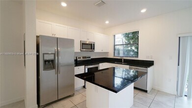 11273 SW 249th St in Princeton, FL - Building Photo - Building Photo