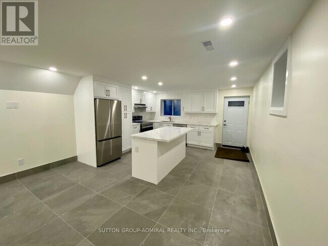 347 Northcliffe Blvd in Toronto, ON - Building Photo - Building Photo