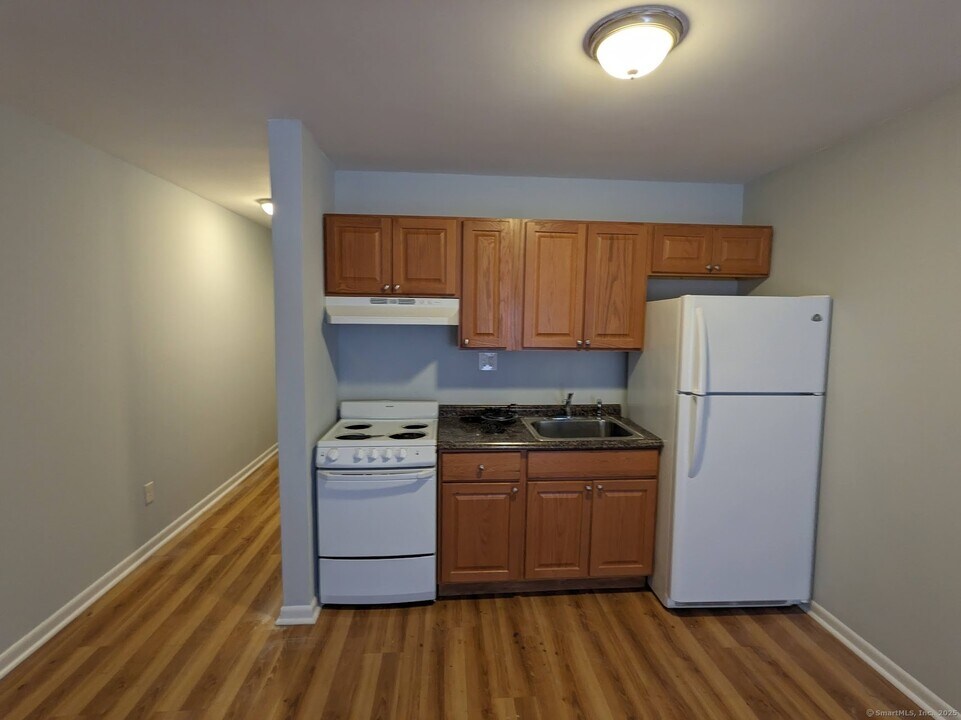 15 W Main St-Unit -3N in Ansonia, CT - Building Photo