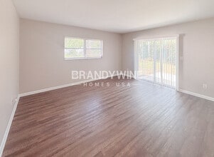 318 Terrace Dr in Brandon, FL - Building Photo - Building Photo