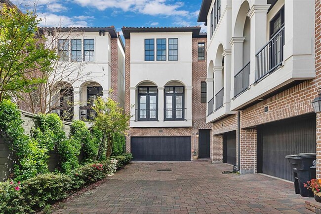 property at 3917 Gramercy St