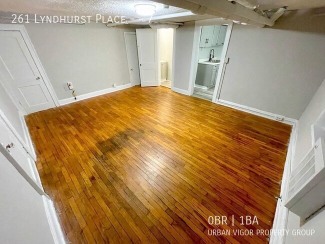 property at 261 Lyndhurst Pl