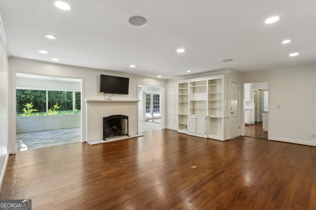 4708 Tall Pines Dr NW in Atlanta, GA - Building Photo - Building Photo