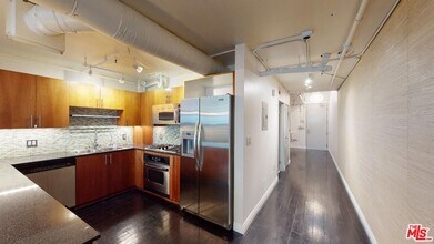 1130 Flower St in Los Angeles, CA - Building Photo - Building Photo