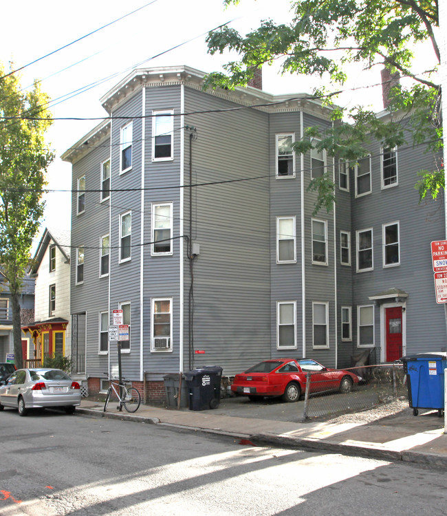 8 Douglass St