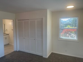 1037 Monte Verde Dr in Pacifica, CA - Building Photo - Building Photo