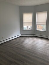 120 Berkshire St, Unit 3 in Cambridge, MA - Foto de edificio - Building Photo