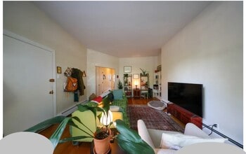 1728 Beacon St, Unit #1 in Brookline, MA - Foto de edificio - Building Photo