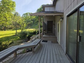 21030 Shangrila Dr in Red Bluff, CA - Building Photo