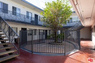 6126 Eleanor Ave in Los Angeles, CA - Building Photo - Building Photo