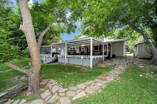 107 Lancelot Dr in Mabank, TX - Building Photo