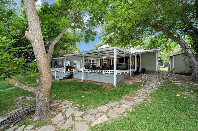 107 Lancelot Dr in Mabank, TX - Building Photo