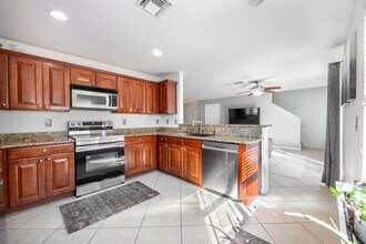 4904 SE Duval Dr in Stuart, FL - Building Photo - Building Photo