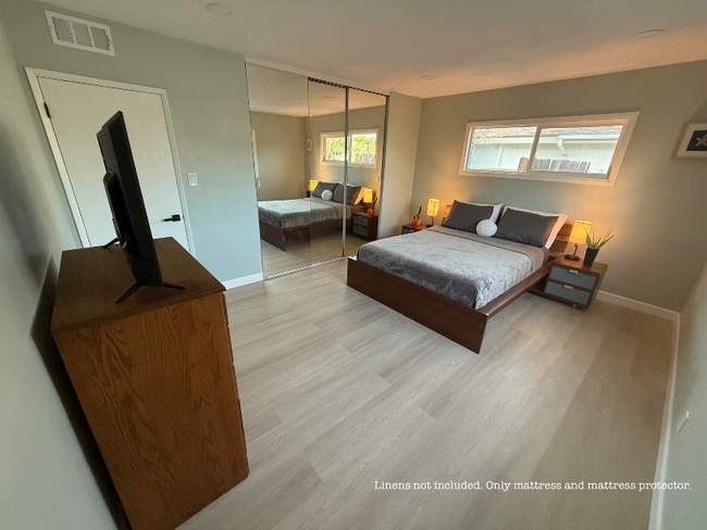 1641 W Mells Ln in Anaheim, CA - Building Photo - Building Photo