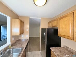 175 Mill Pond Rd in Hamden, CT - Building Photo - Building Photo