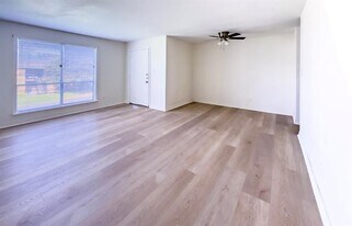 200 Uhland Rd in San Marcos, TX - Building Photo